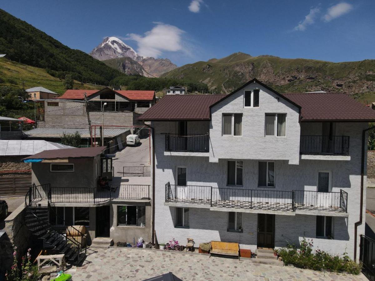 Kazbek View Hostel Казбеги Екстериор снимка